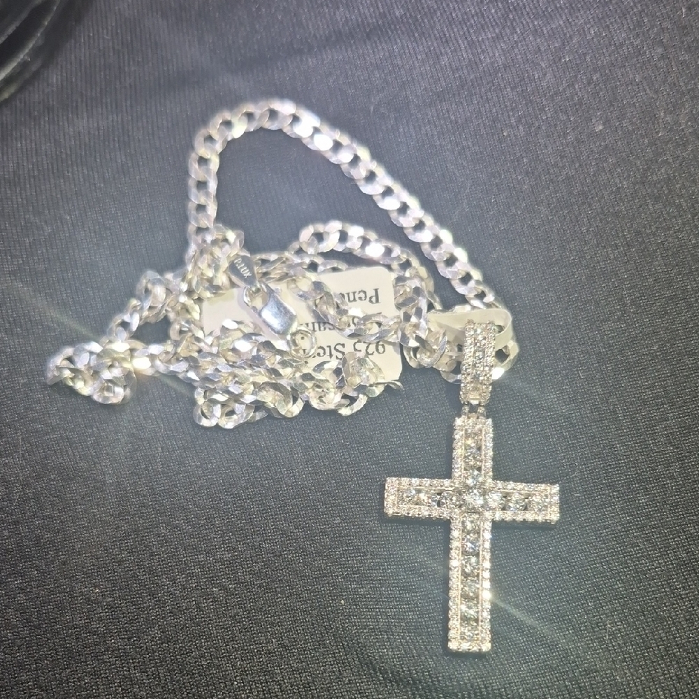 Elegant Silver Cross Necklace